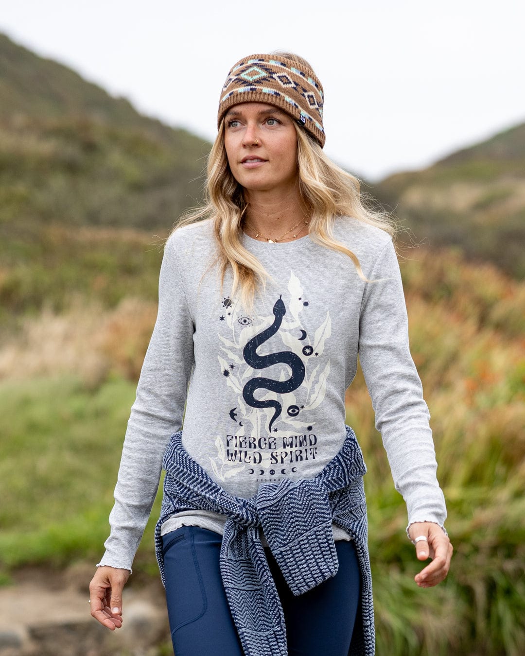 Charmer -Womens Long Sleeve T-Shirt - Grey