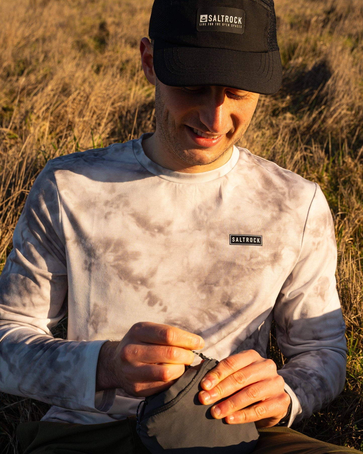 Rebalance Hybrid - Mens UPF 50+ Long Sleeve T-Shirt - Grey