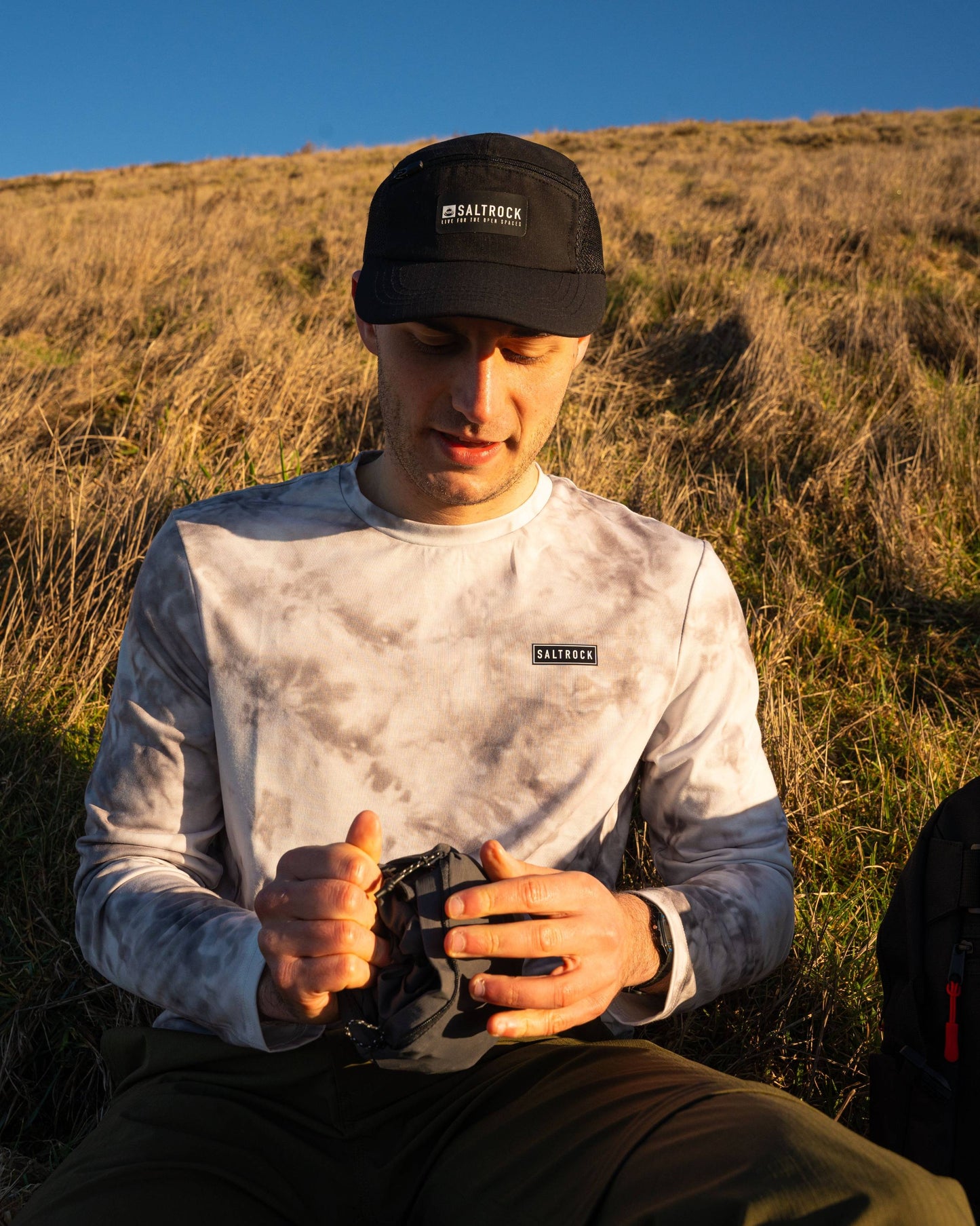 Rebalance Hybrid - Mens UPF 50+ Long Sleeve T-Shirt - Grey