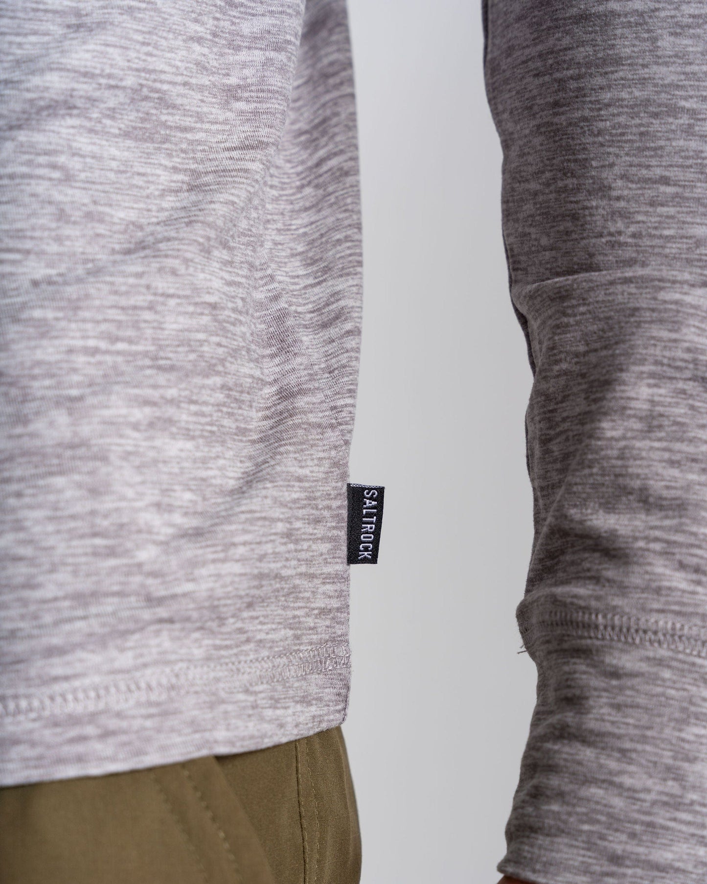 Aestus Mens UPF 50+ Hybrid 1/4 Neck Top in Grey