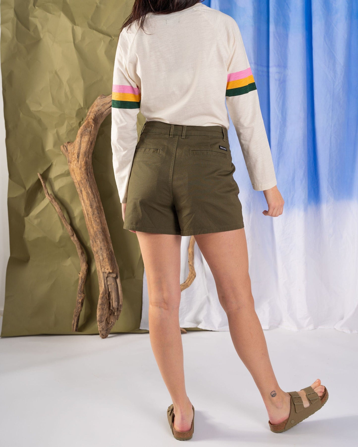 Cara - Womens Mid Rise Chino Shorts - Green