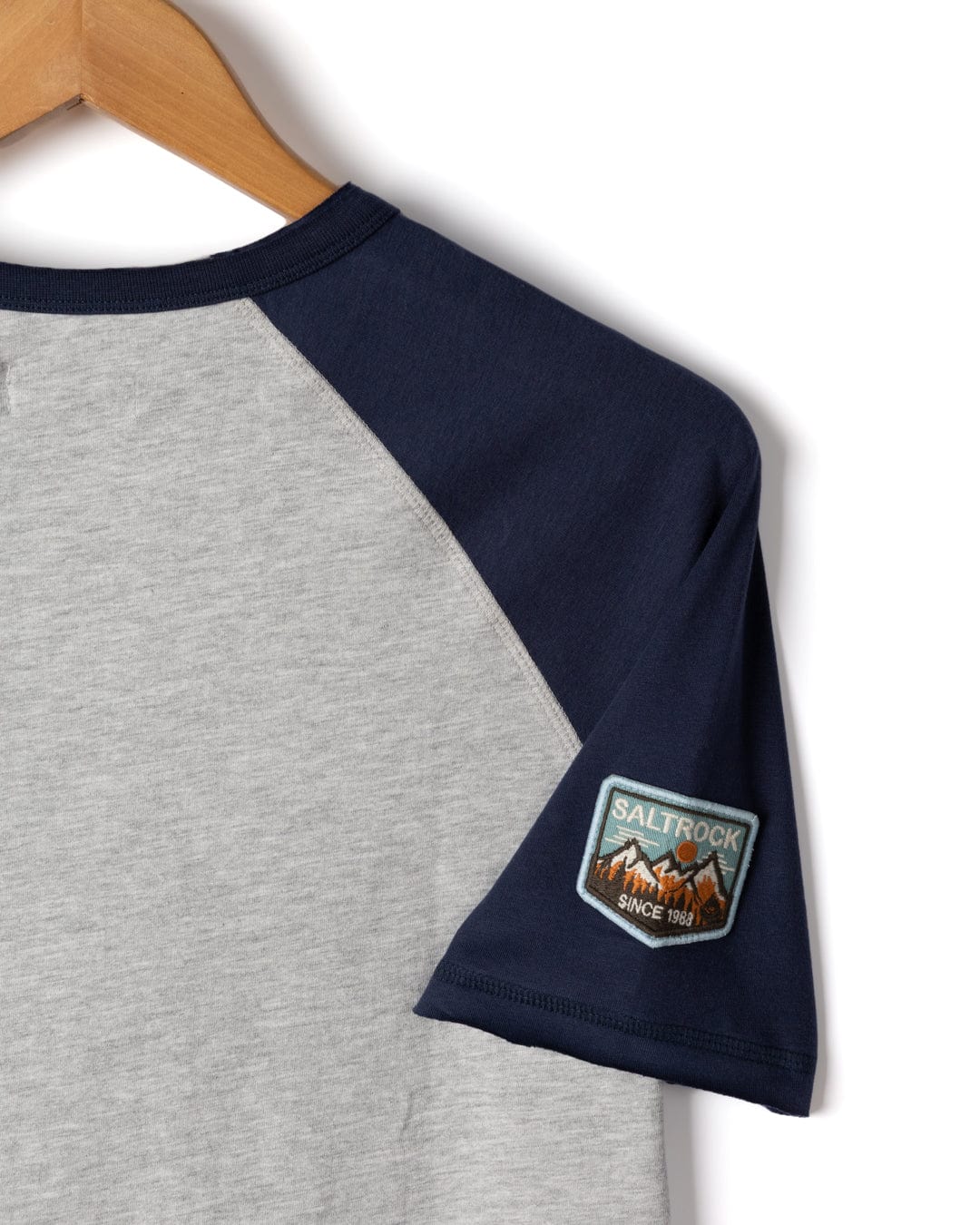 Patch Raglan - Mens Short Sleeve Raglan T-Shirt - Blue/Grey