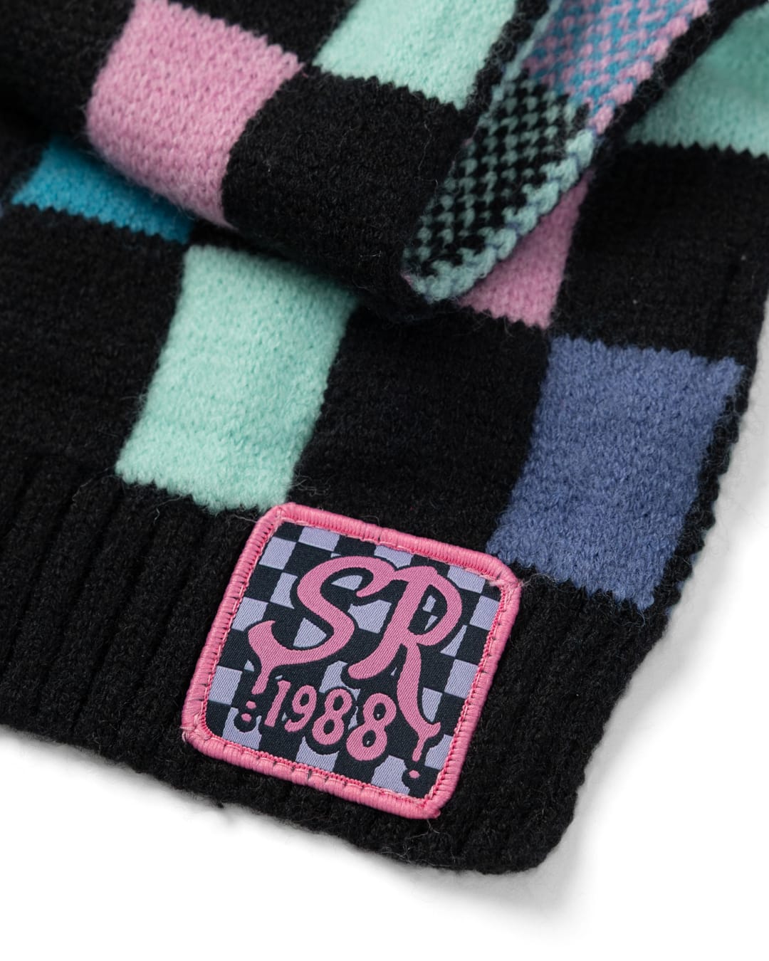 Skatecheck Scarf In Black