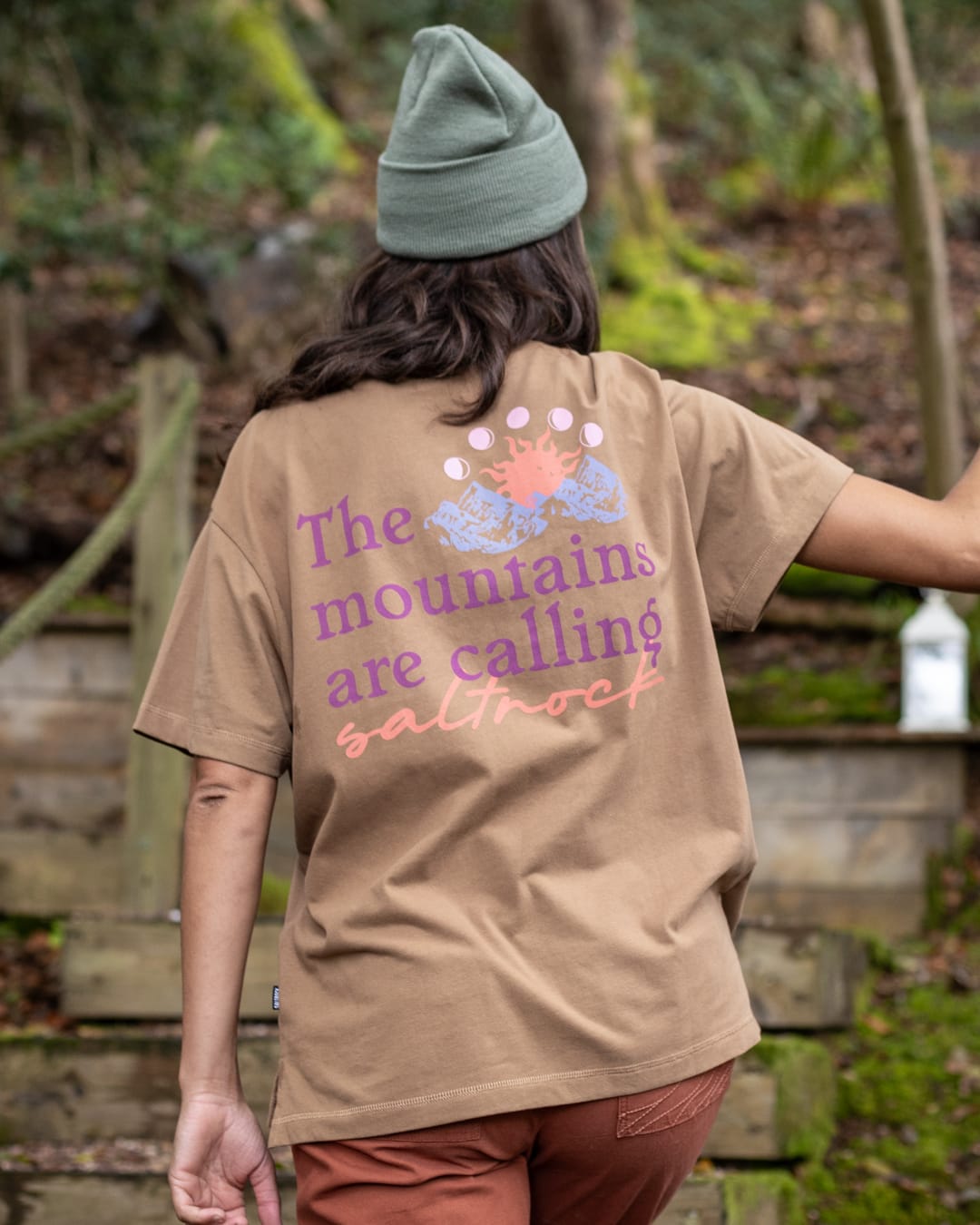 Mountain Calling Womens Oversized T-Shirt in Brown
