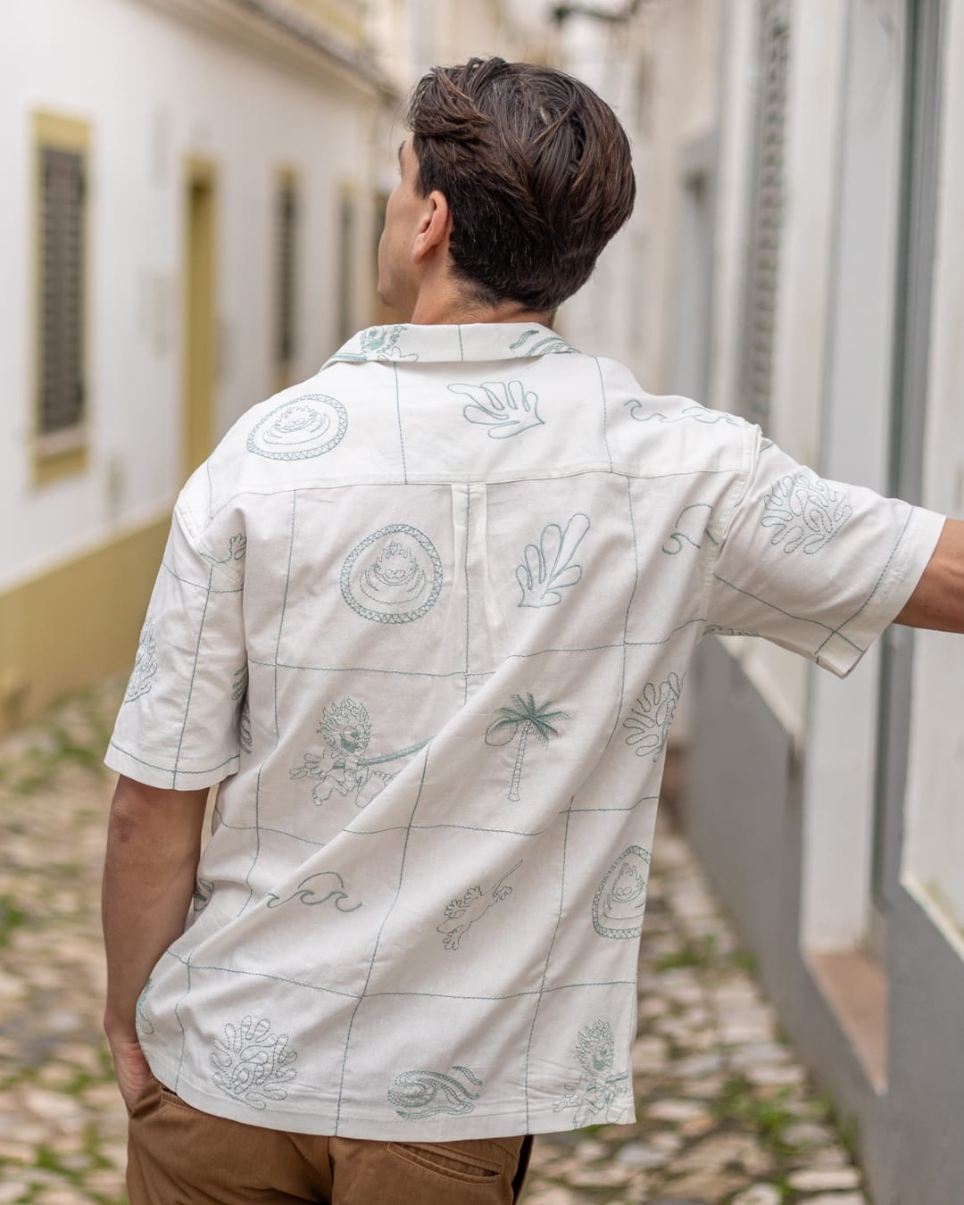 Little Creatures Mens Icon Short Sleeve Shirt in Cream