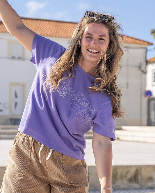 Aster Womens Short Sleeve Tee in Purple
