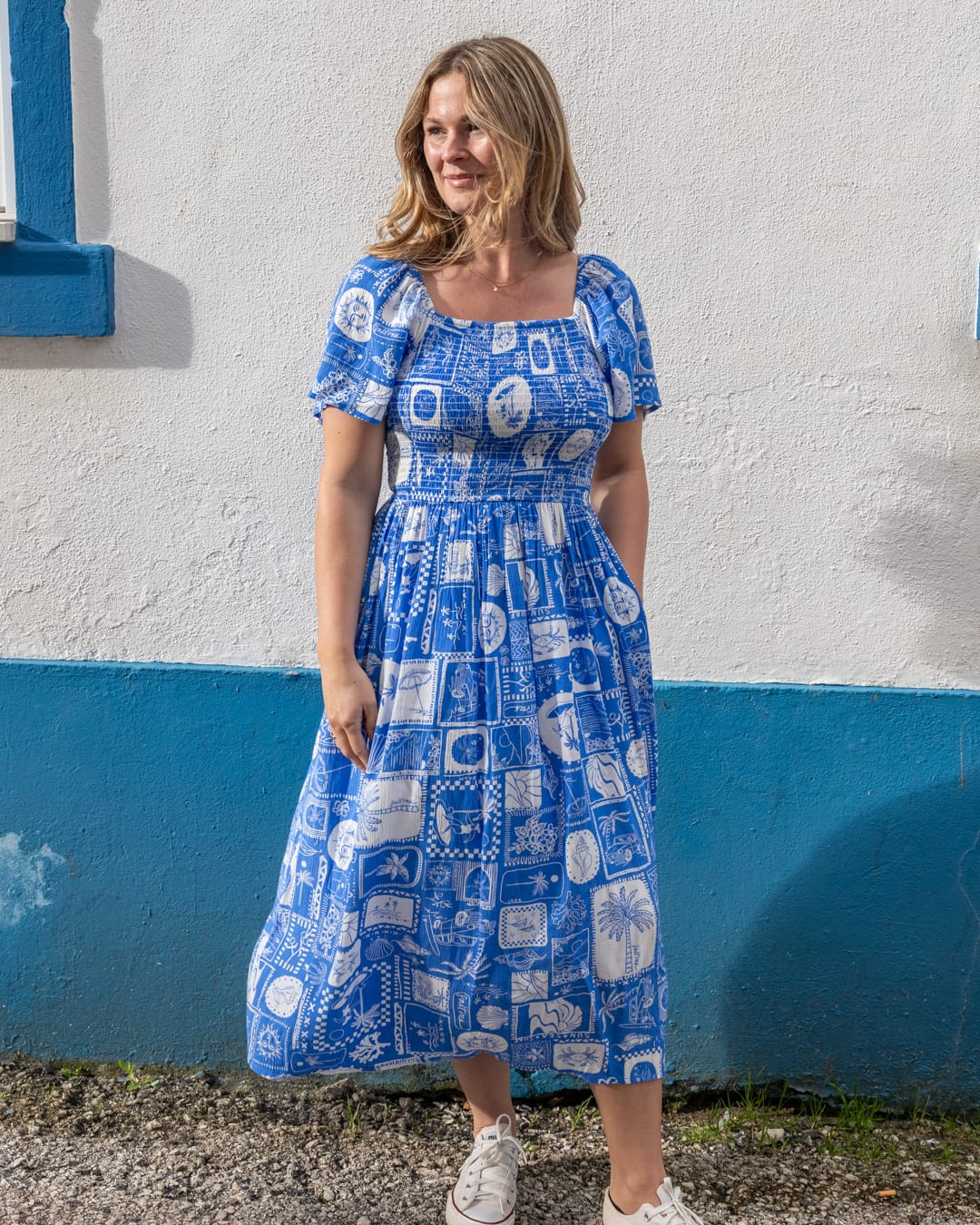 Island Tile Womens Midi Dress in Bright Blue