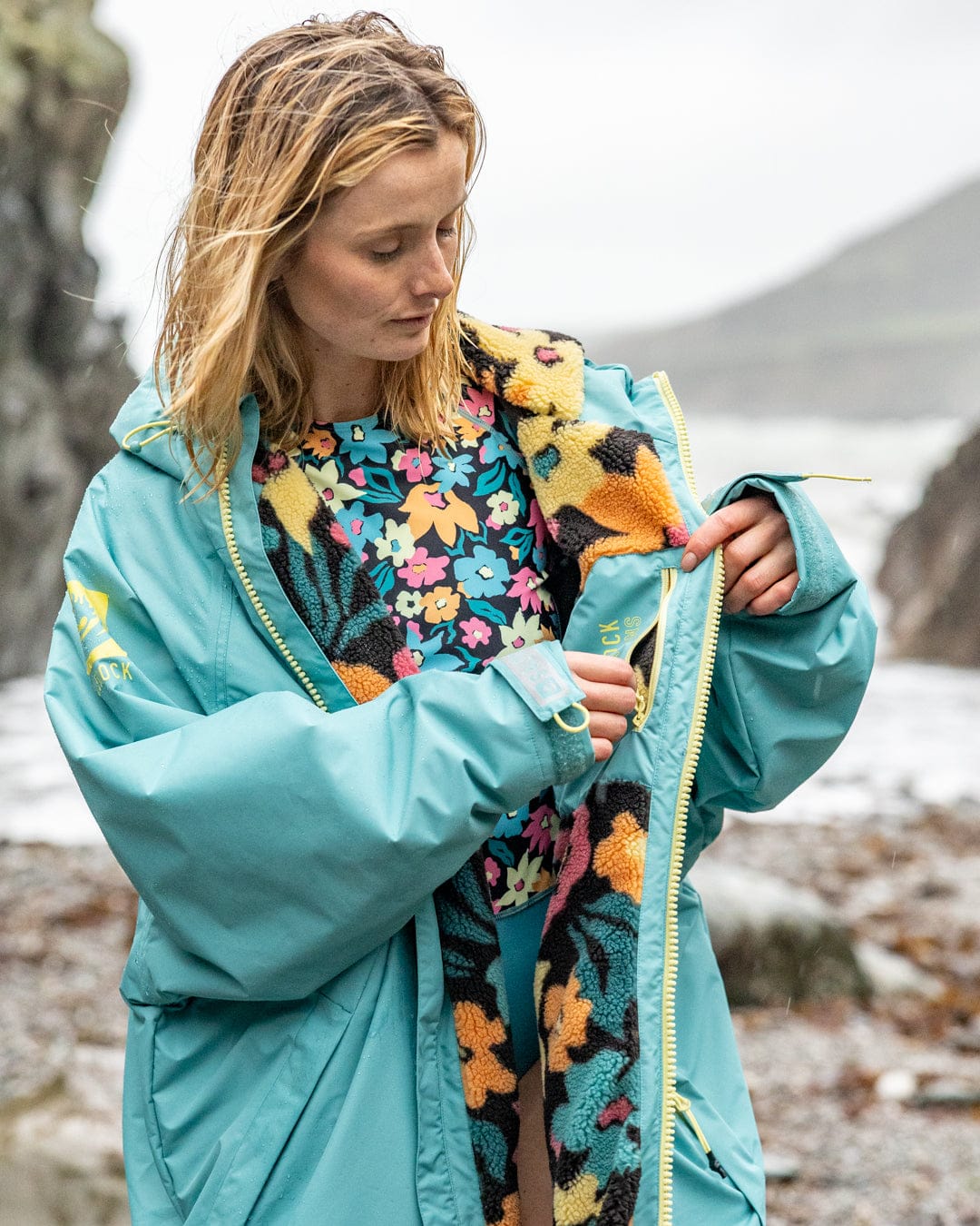 Holidaze Changing Robe Blue