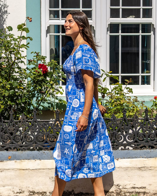 Island Tiles Womens Midi Dress in Bright Blue
