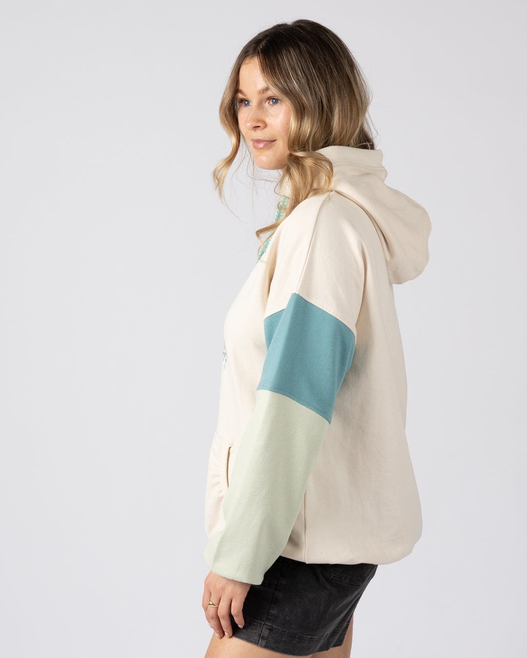 Free Wave  Womens Oversized Pop Hoodie in Cream