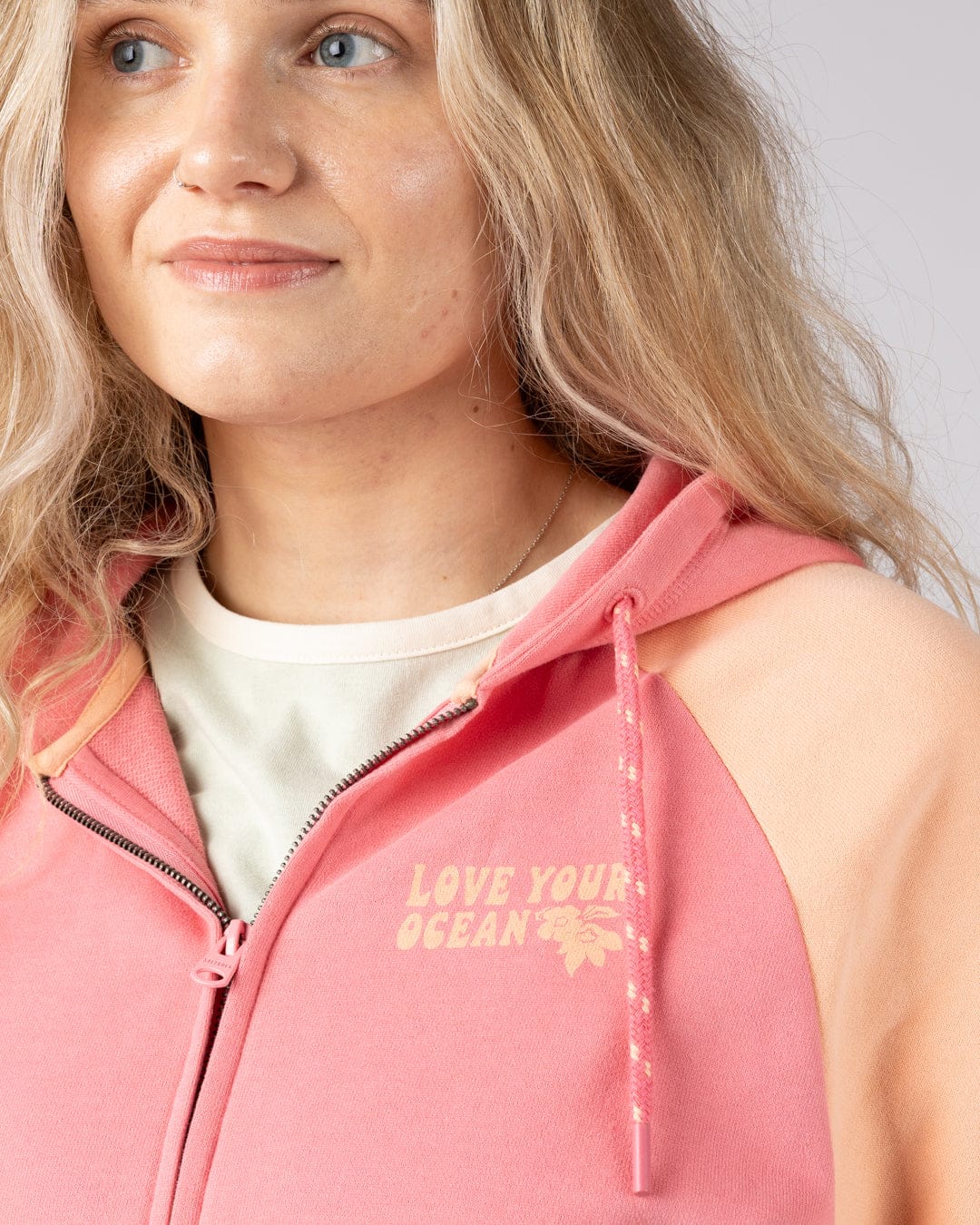 Sun Daze  Womens Zip Through Hoodie in Bright Pink