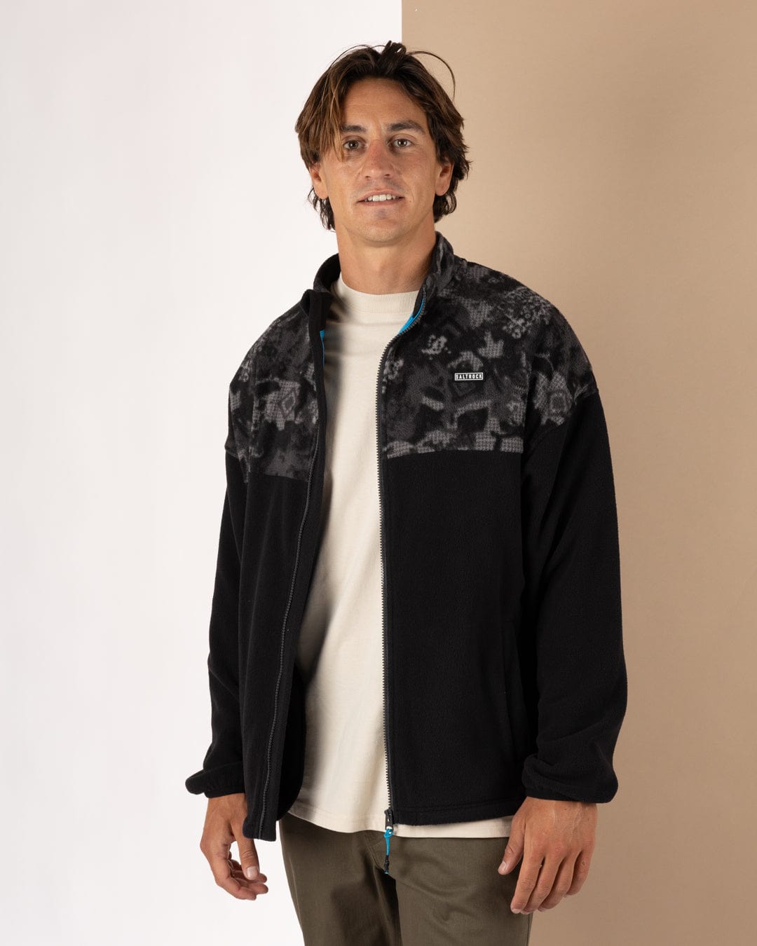 Theo Elemental - Mens 1/4 Neck Fleece - Black