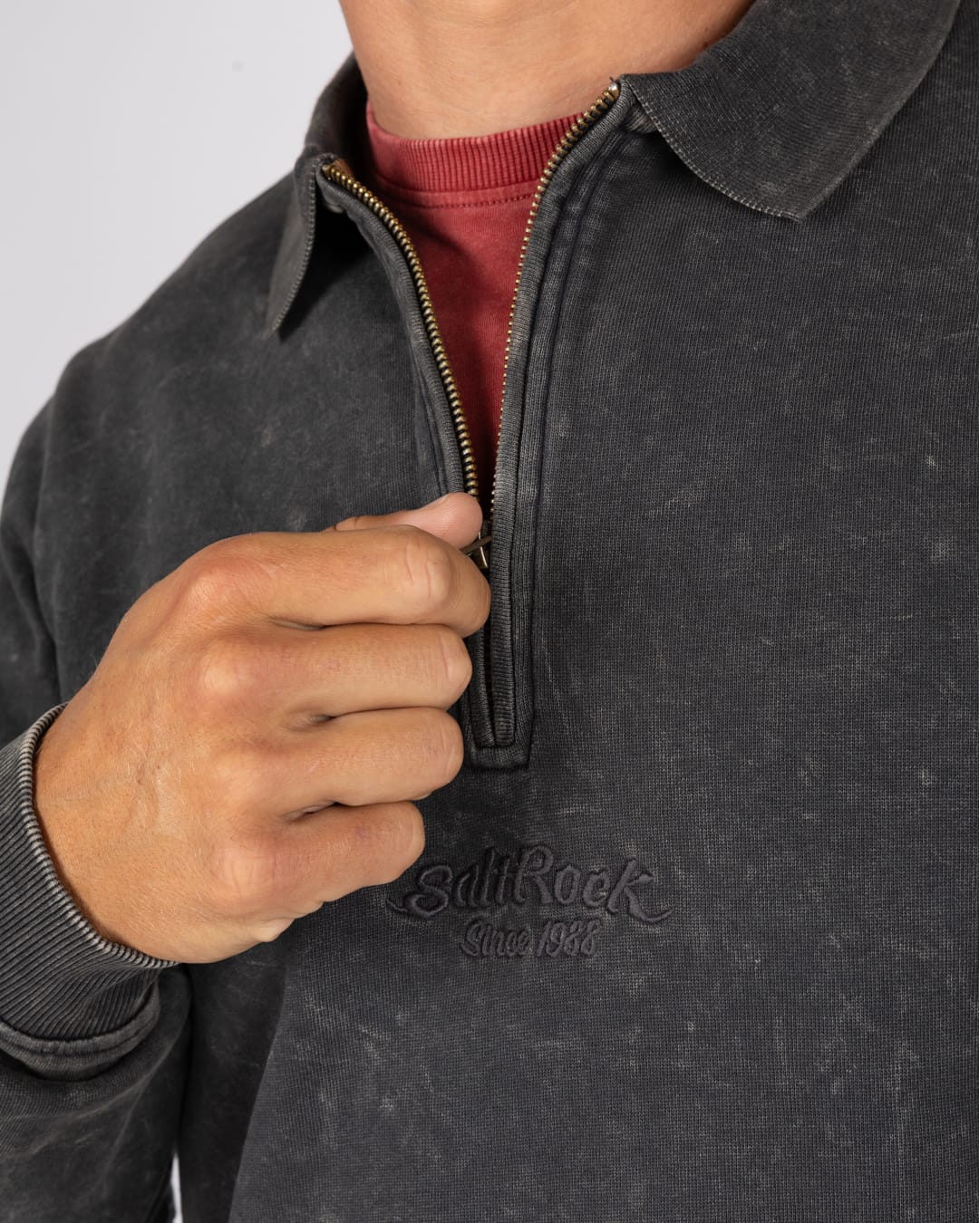 Heritage Wraith Mens 1/4 Zip Sweatshirt in Dark Grey