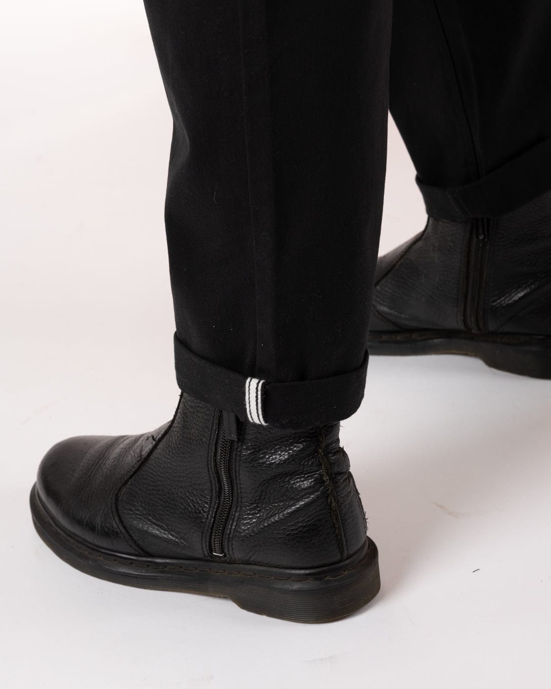 Mara - Womens Chino - Black