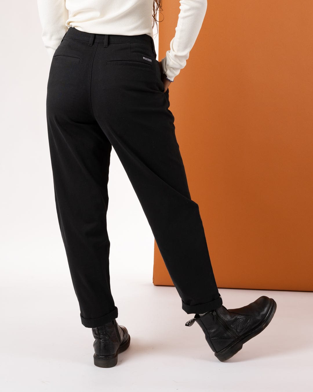 Mara - Womens Chino - Black