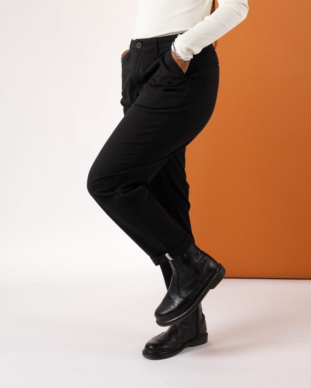 Mara - Womens Chino - Black