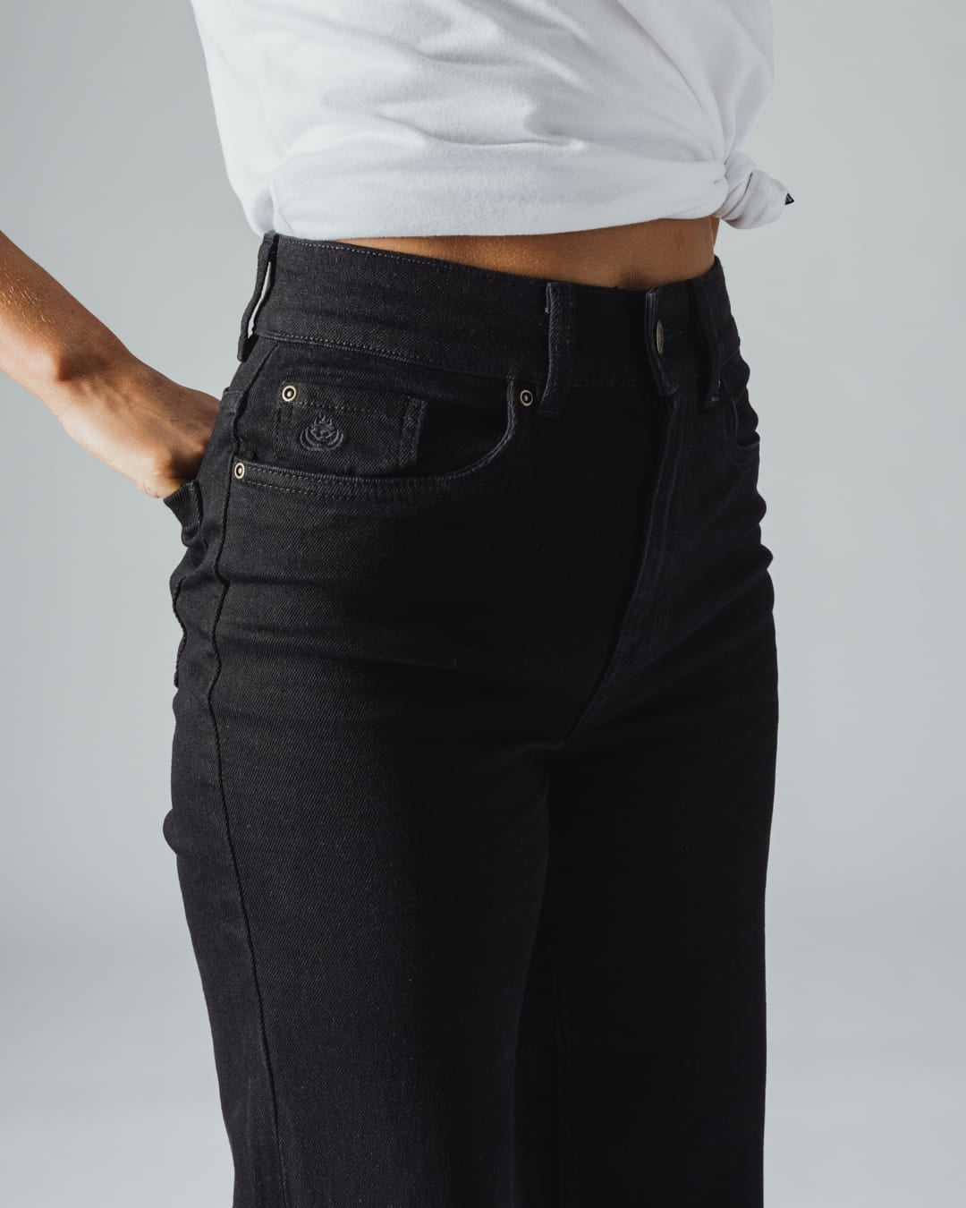 Indie Womens High Rise Wide Leg Jean In Black