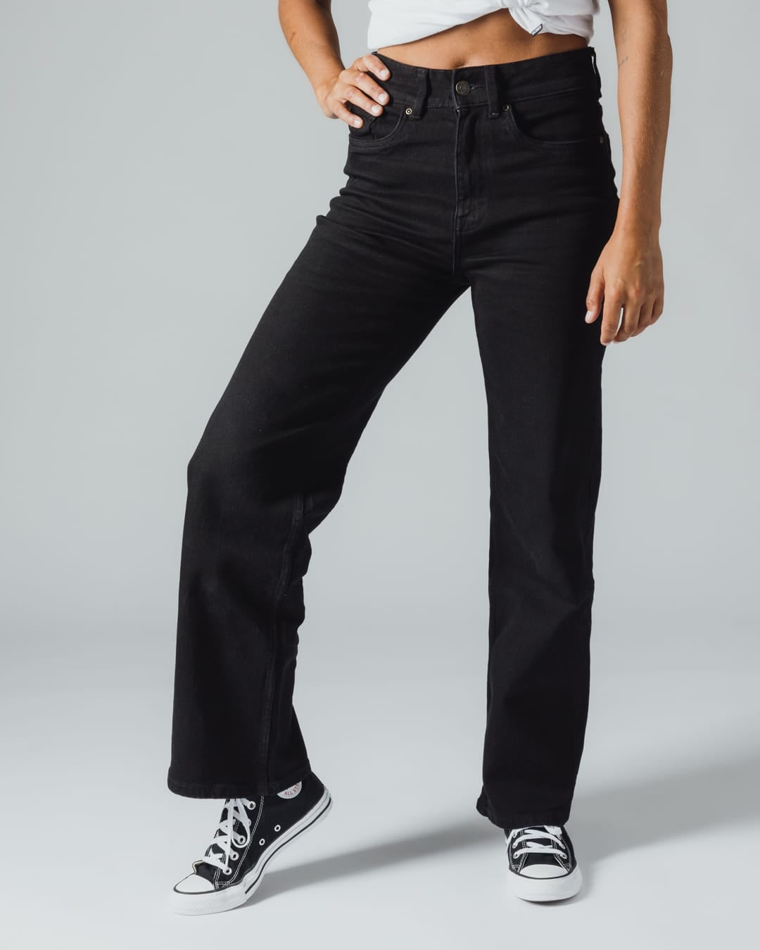 Indie Womens High Rise Wide Leg Jean In Black