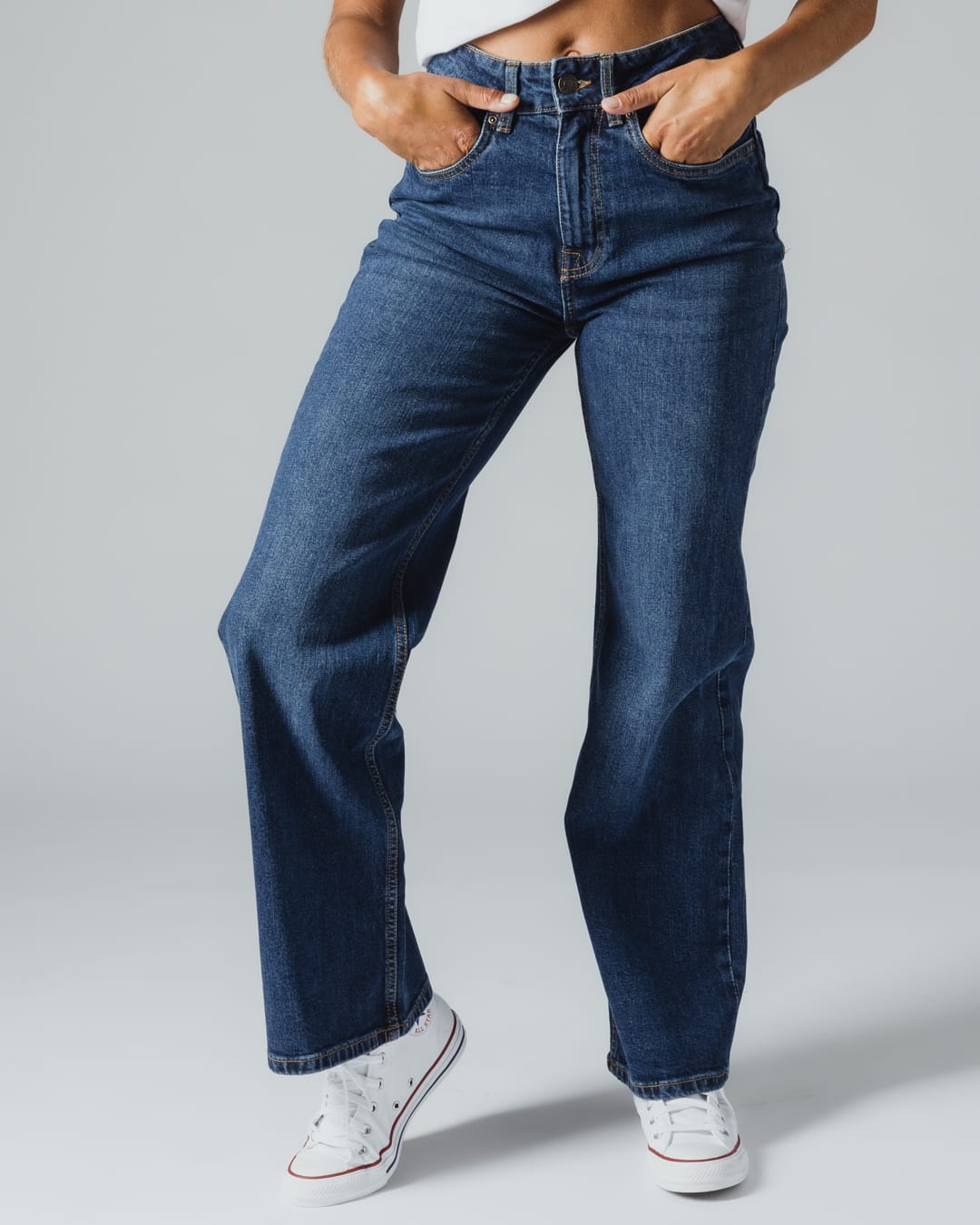 Indie Womens High Rise Wide Leg Jean In Mid Denim
