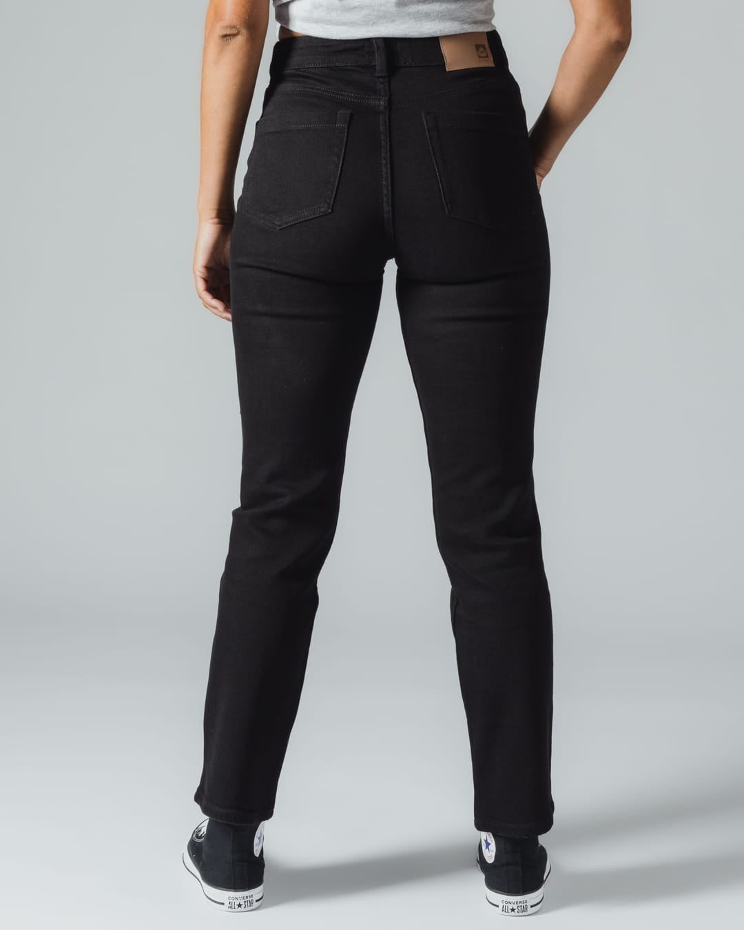 Iona Womens Straight Leg Jean In Black