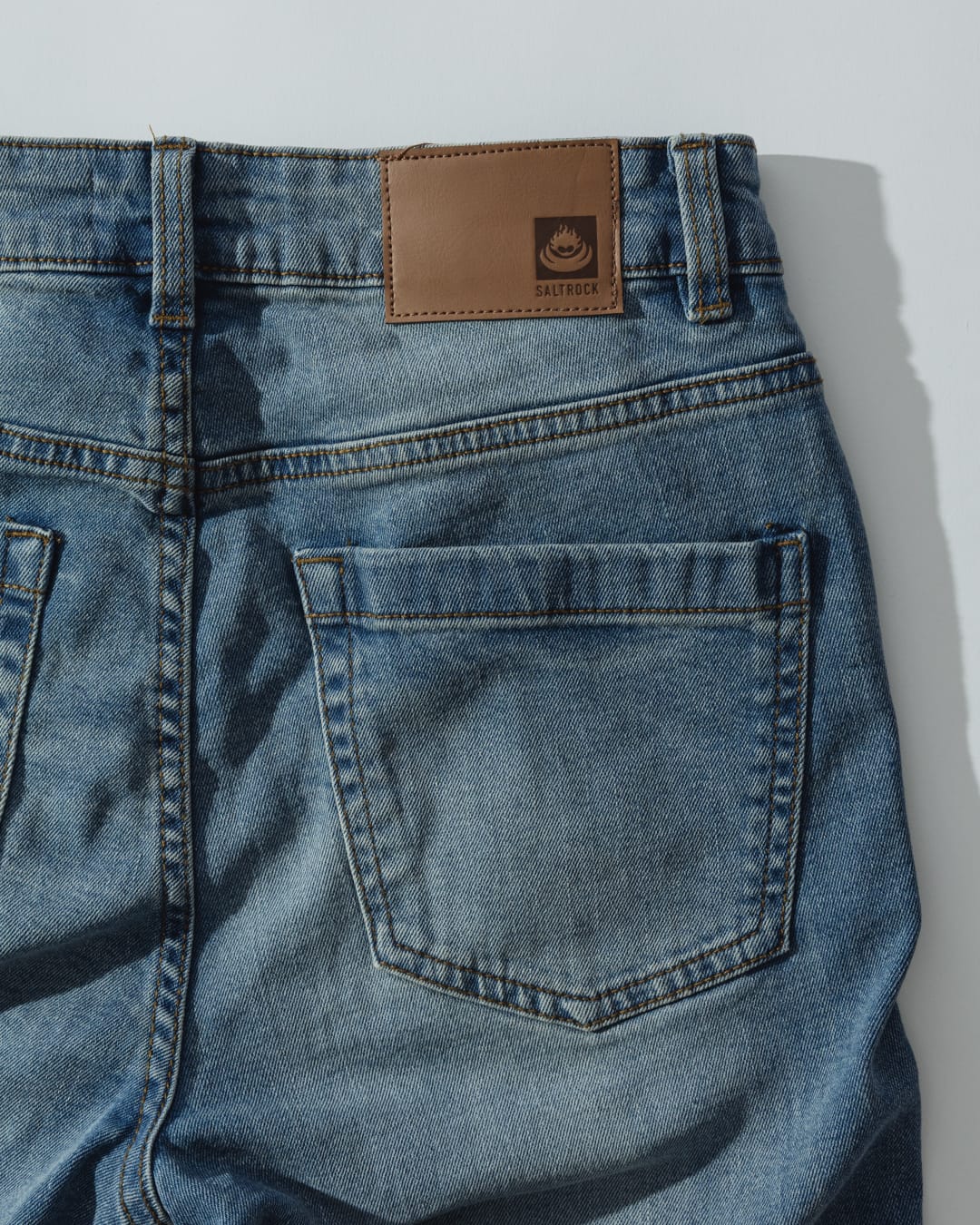 Iona Womens Straight Leg Jean In Light Denim