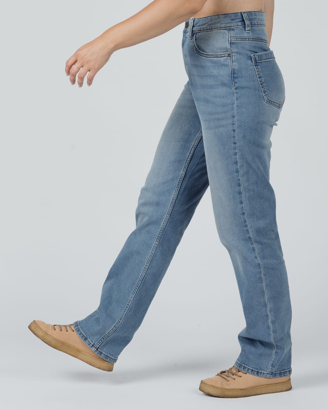 Isla Womens Mum Jean In Mid Denim