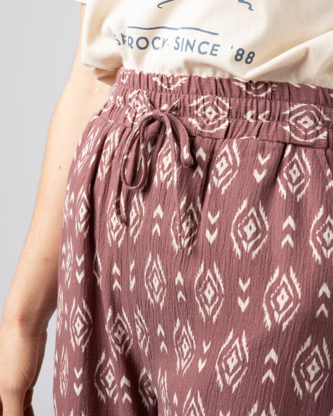 Eda - Womens Woven Trouser - Dark Pink