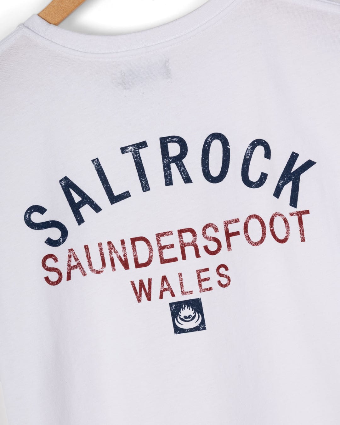 Saundersfoot Location Mens T-Shirt in White