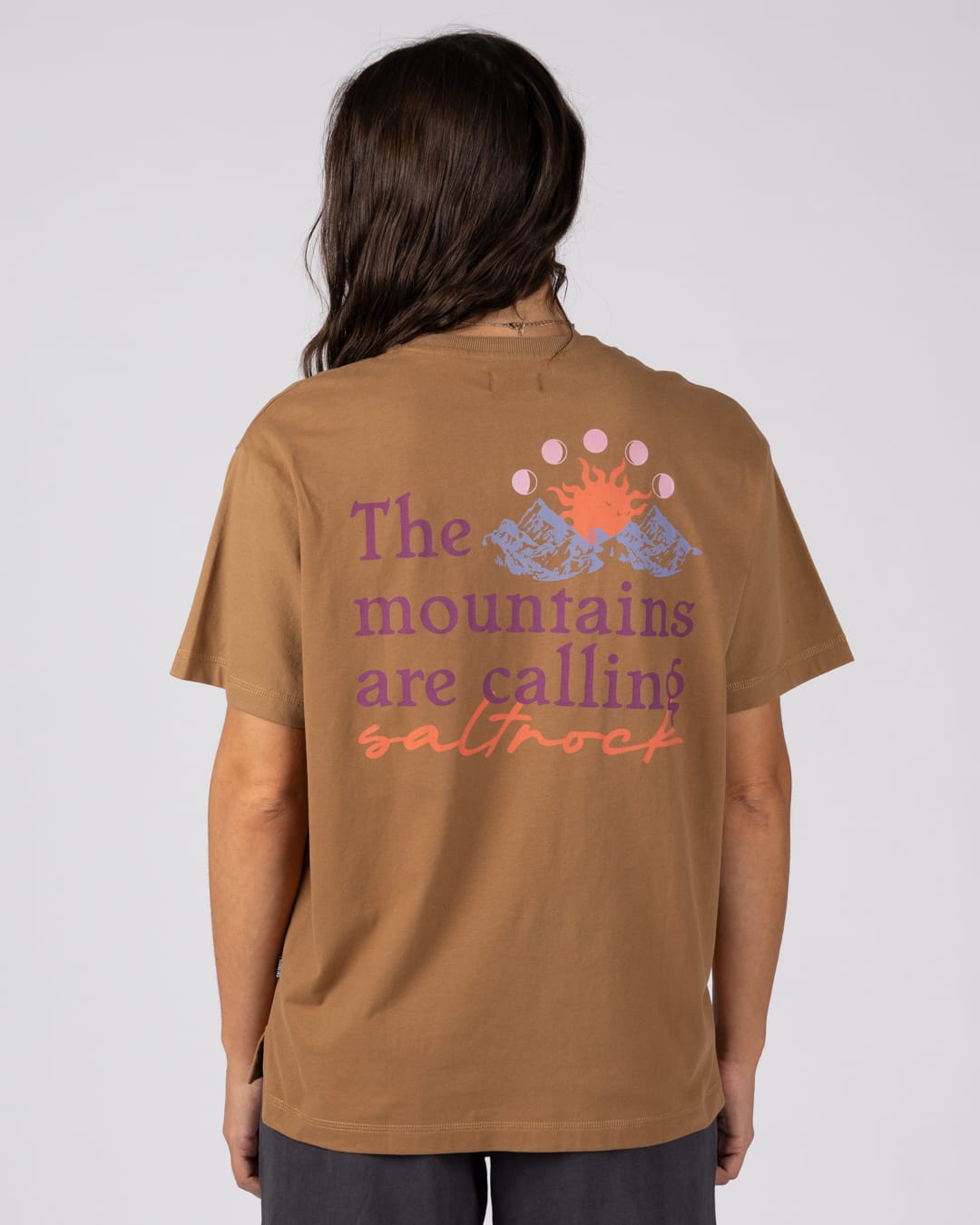 Mountain Calling Womens Oversized T-Shirt in Brown