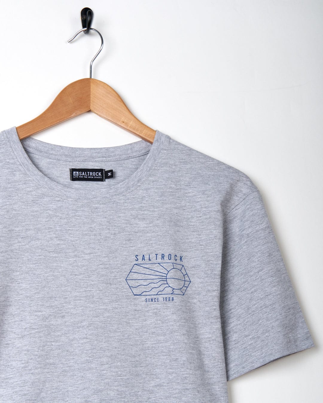 A grey Vantage Outline - Mens Short Sleeve T-Shirt - Grey Marl with a blue Saltrock branding logo on it.