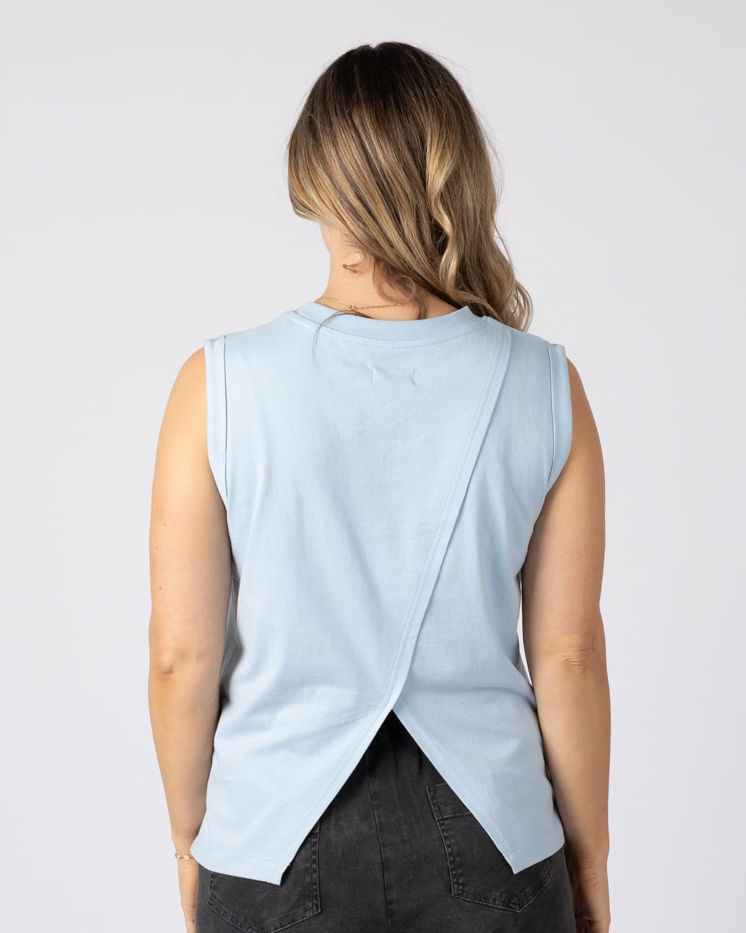 Breeze Vest Womens in Light Blue