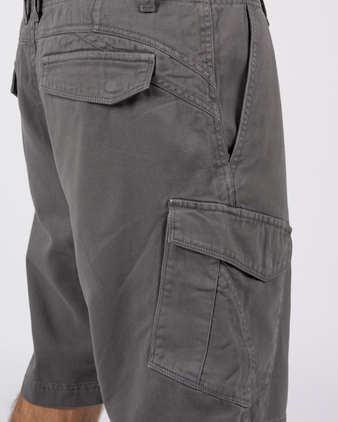 Peran Mens Cargo Short in Dark Grey