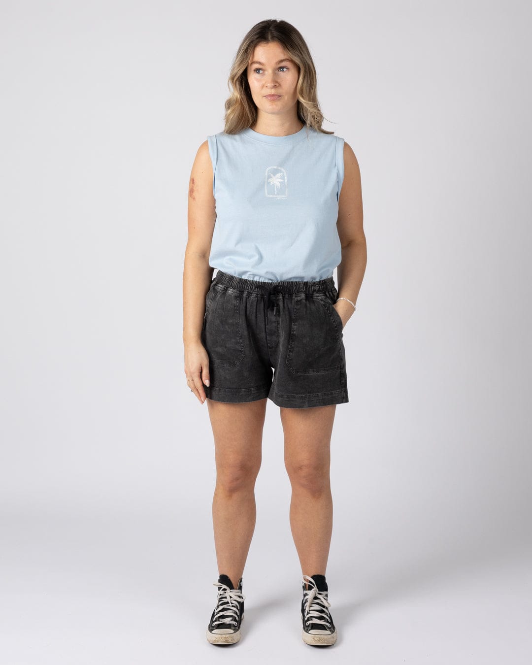 Santano Womens Short in Washed Black