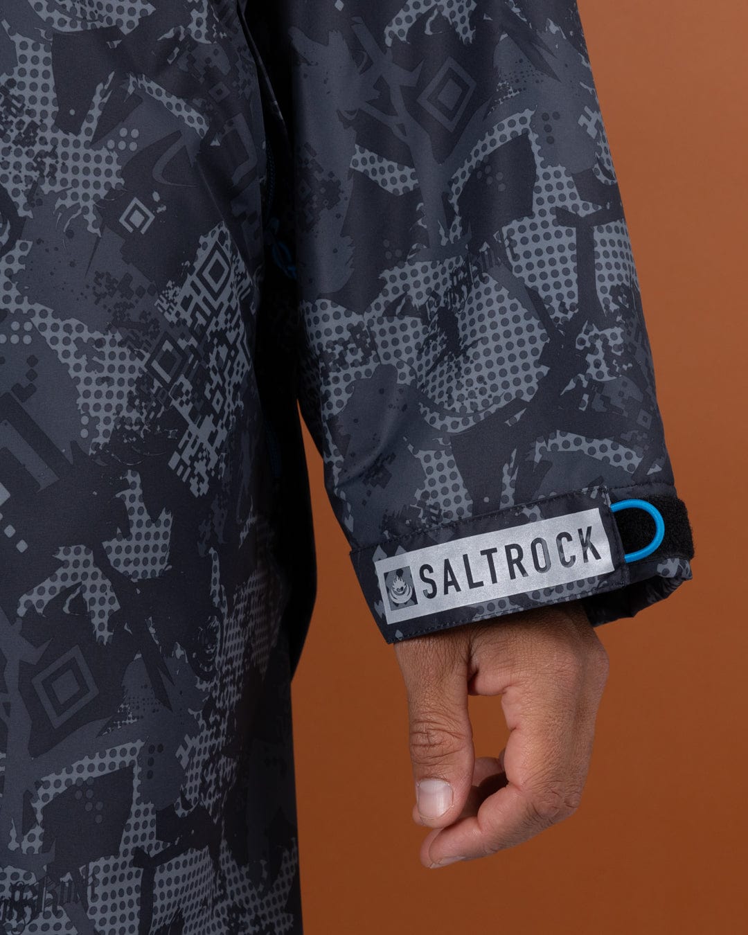 Digi Camo Changing Robe - Black/Blue