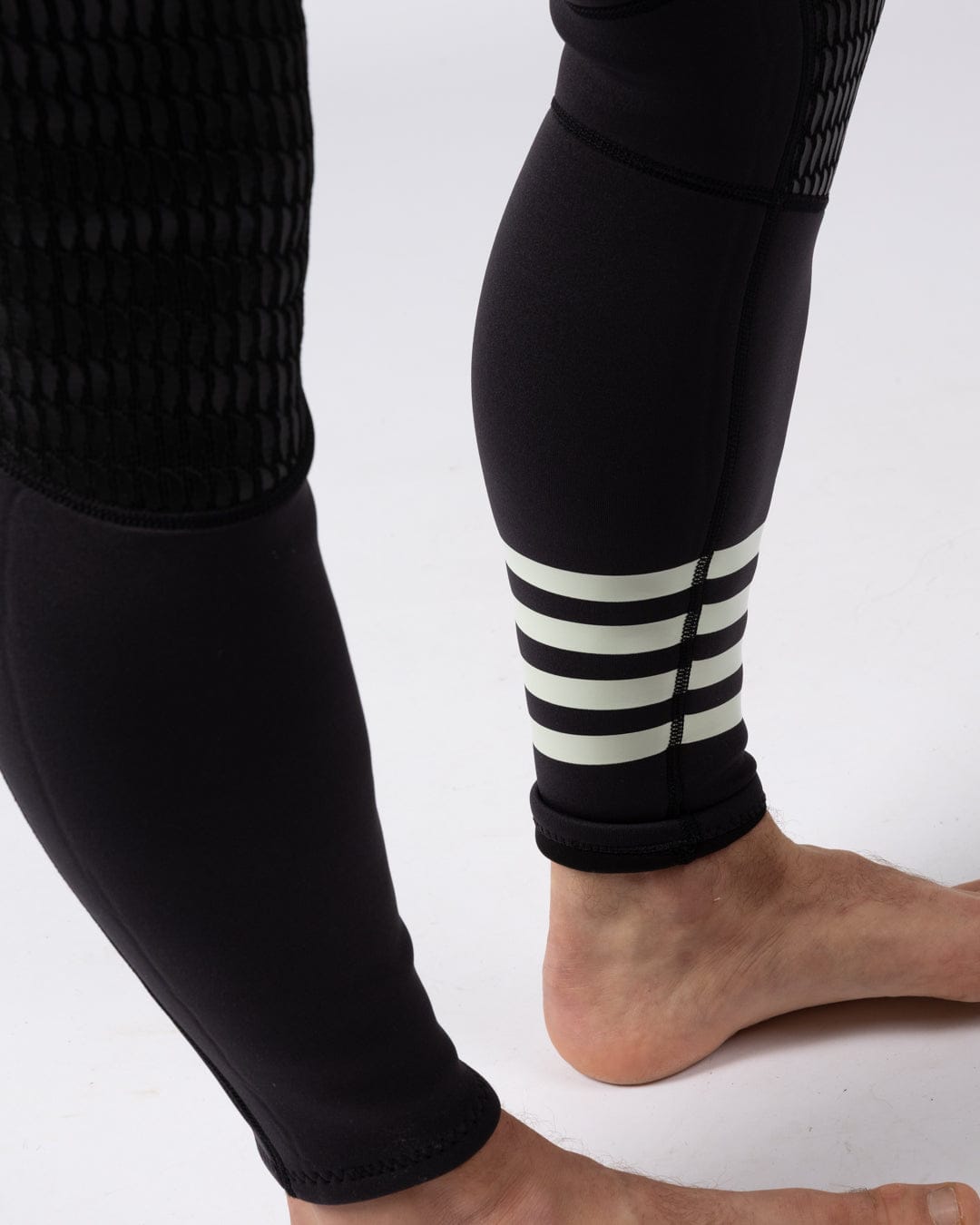 Warp Mens 3/2 Wetsuit in Dark Grey