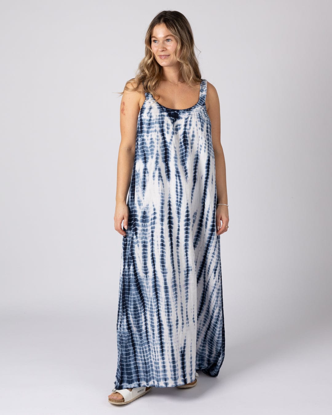 Melda  Womens Oversized Midi Dress in Blue