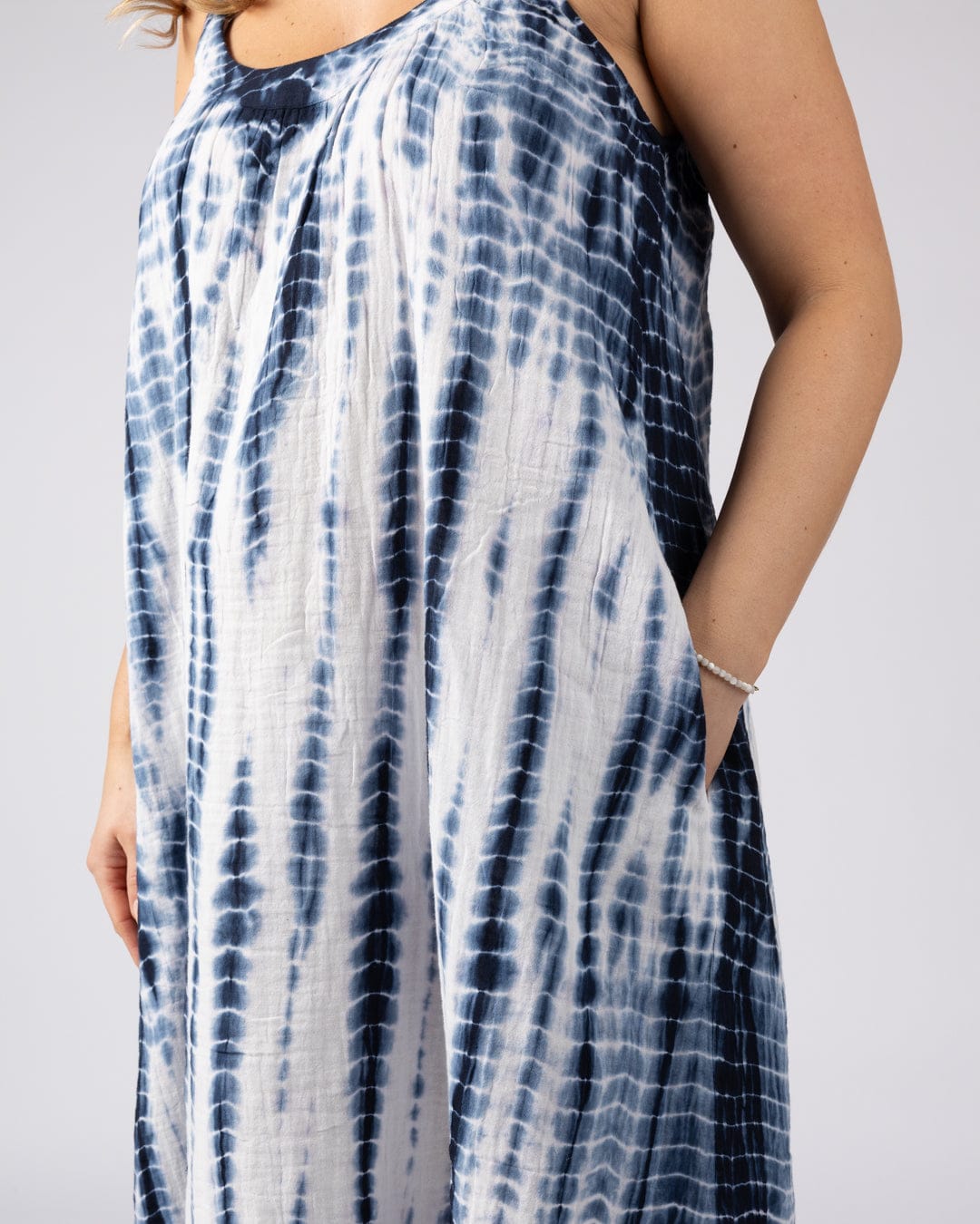 Melda  Womens Oversized Midi Dress in Blue