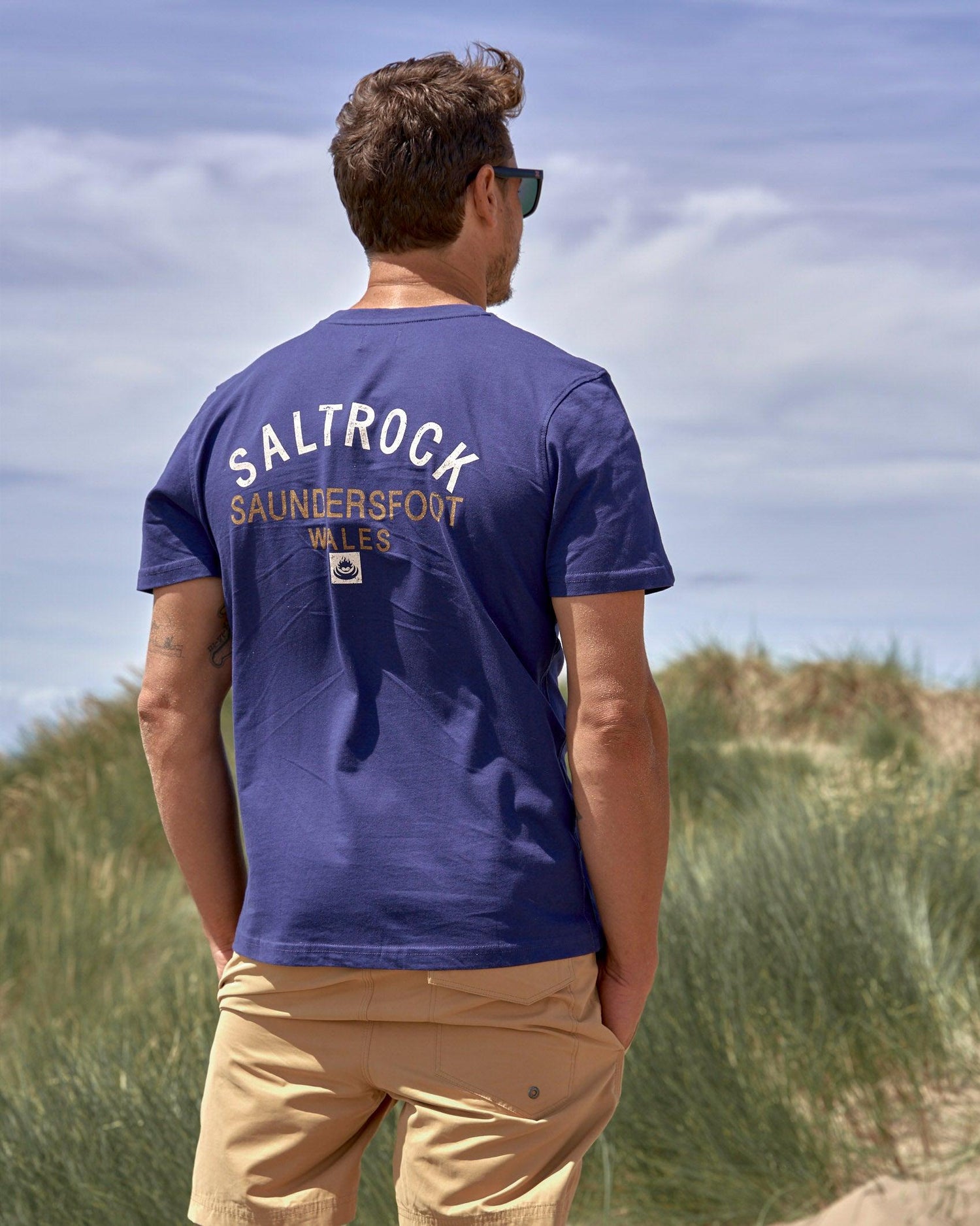 Location - Mens T-Shirt - Saundersfoot - Dark Blue - Saltrock