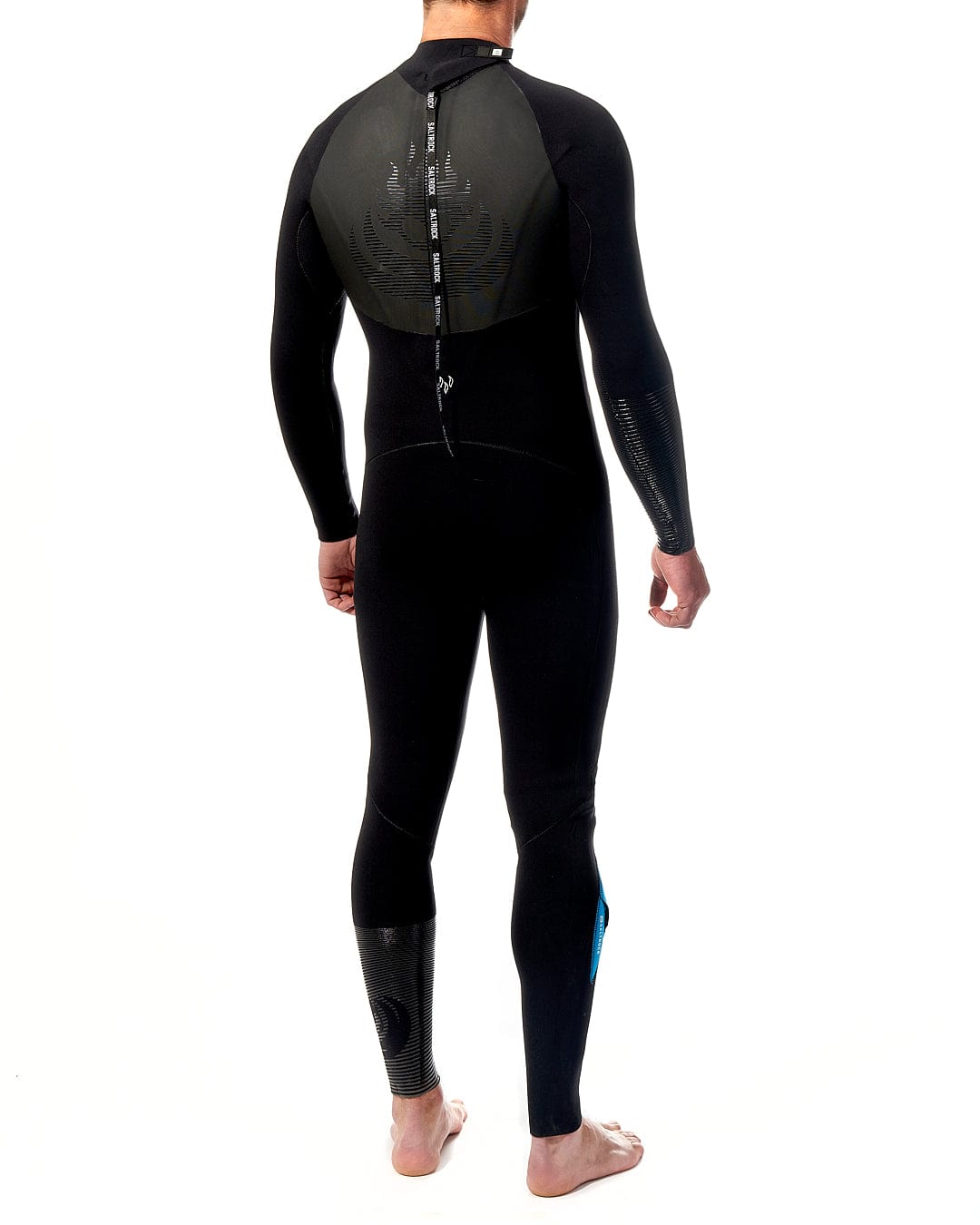 The back view of a man in a Saltrock Synthesis - Mens 4/3 Back Zip Full Wetsuit - Black.